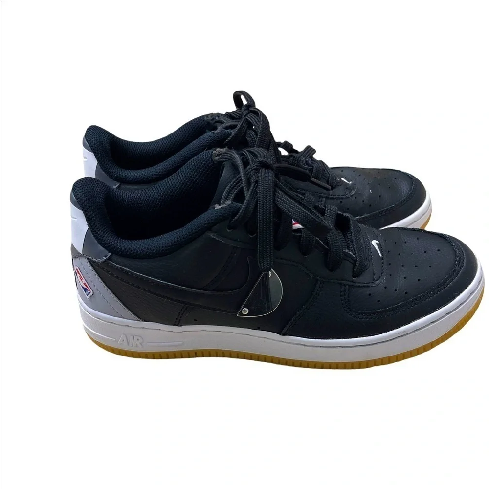 Nike Air Force 1 Low Lv8 NBA Black Grey Youth Sneakers Size 5Y